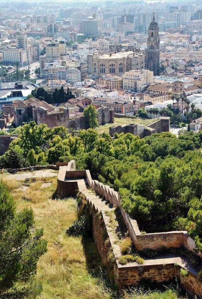 Ferienwohnung La Bella Escondida Piscina Campo De Golf Solarium Y Parking En Centro Historico Málaga Exterior foto