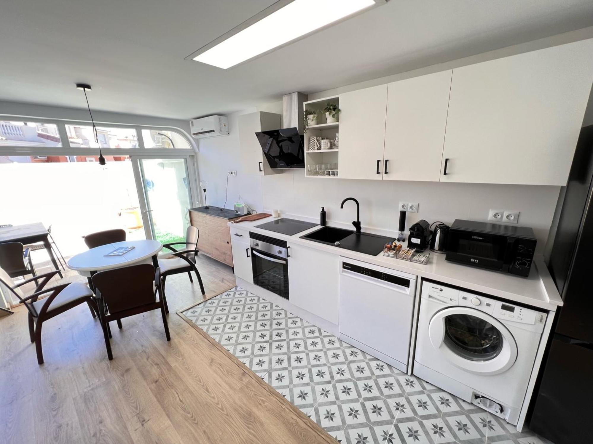Ferienwohnung La Bella Escondida Piscina Campo De Golf Solarium Y Parking En Centro Historico Málaga Exterior foto
